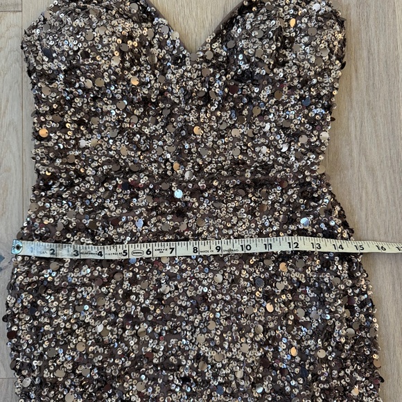 Cache Glittering Dress in Gold Metallic - Picture 6 of 9